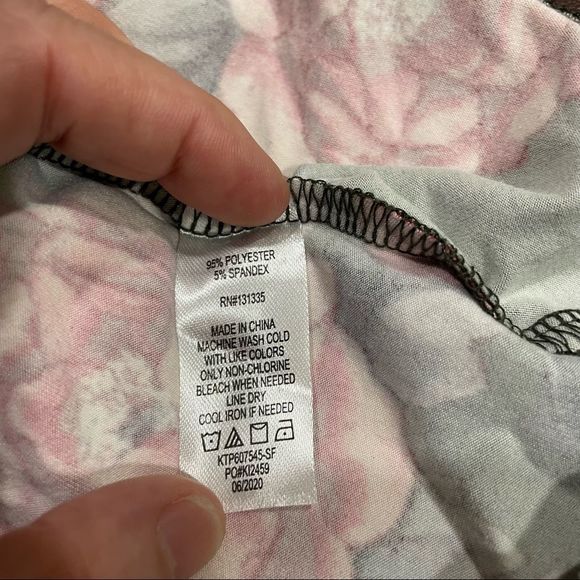 Nine Britton Blaine‎ Back Keyhole Knit Halter Top - Picture 5 of 10